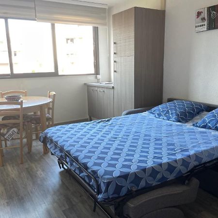 Frejus, Studio Dans Residence Avec Piscine Eksteriør bilde
