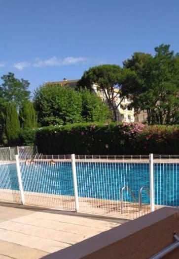 Frejus, Studio Dans Residence Avec Piscine Eksteriør bilde